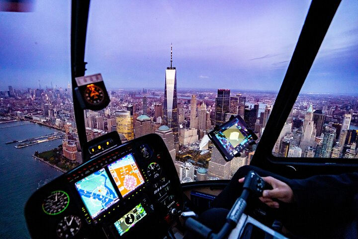 Private Romantic NYC Helicopter Scenic Charter with Champagne - Photo 1 of 9